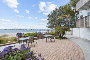 Bayside Villa -2BR Beachfront FREE parking